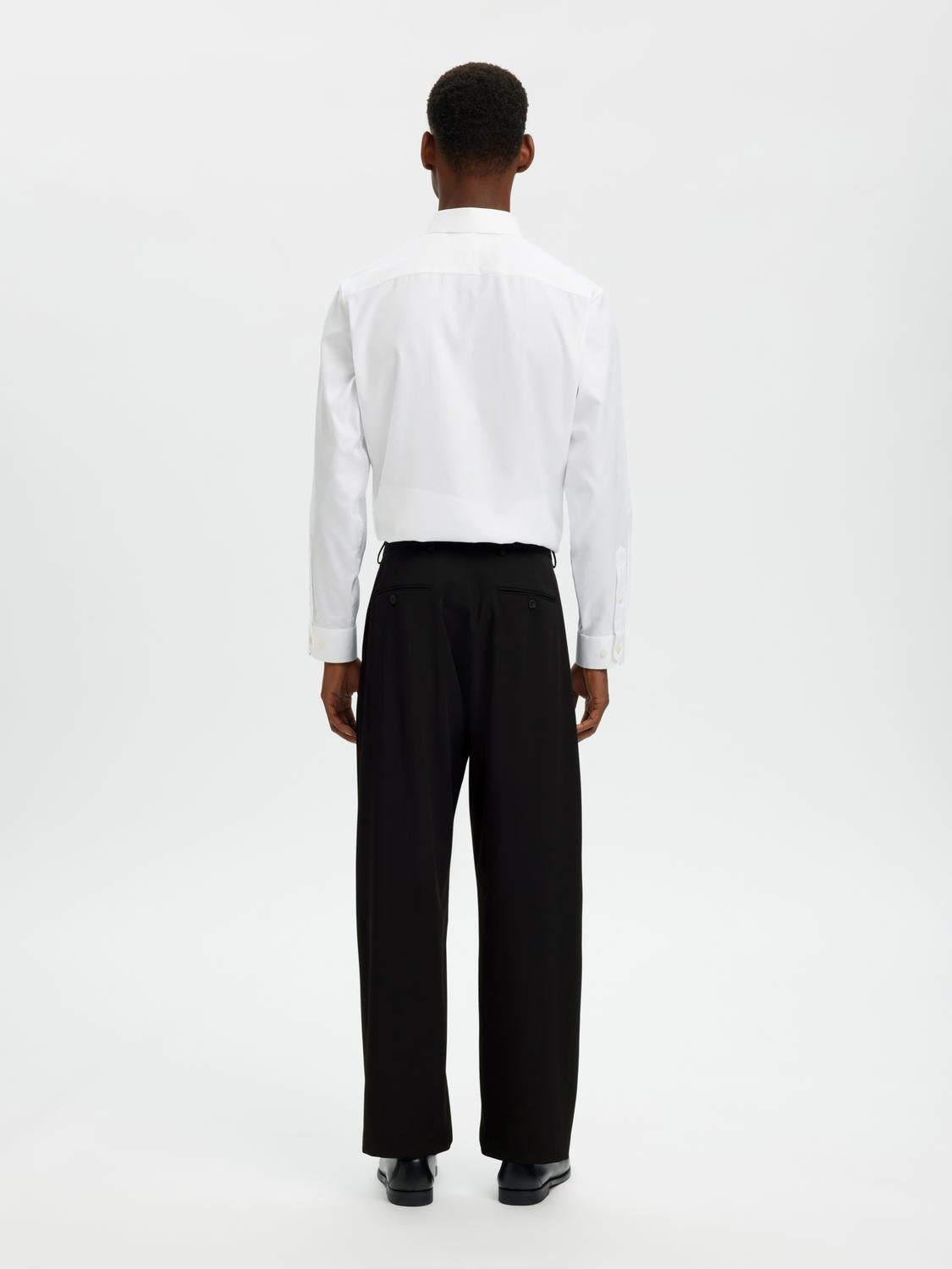 model_shot-back