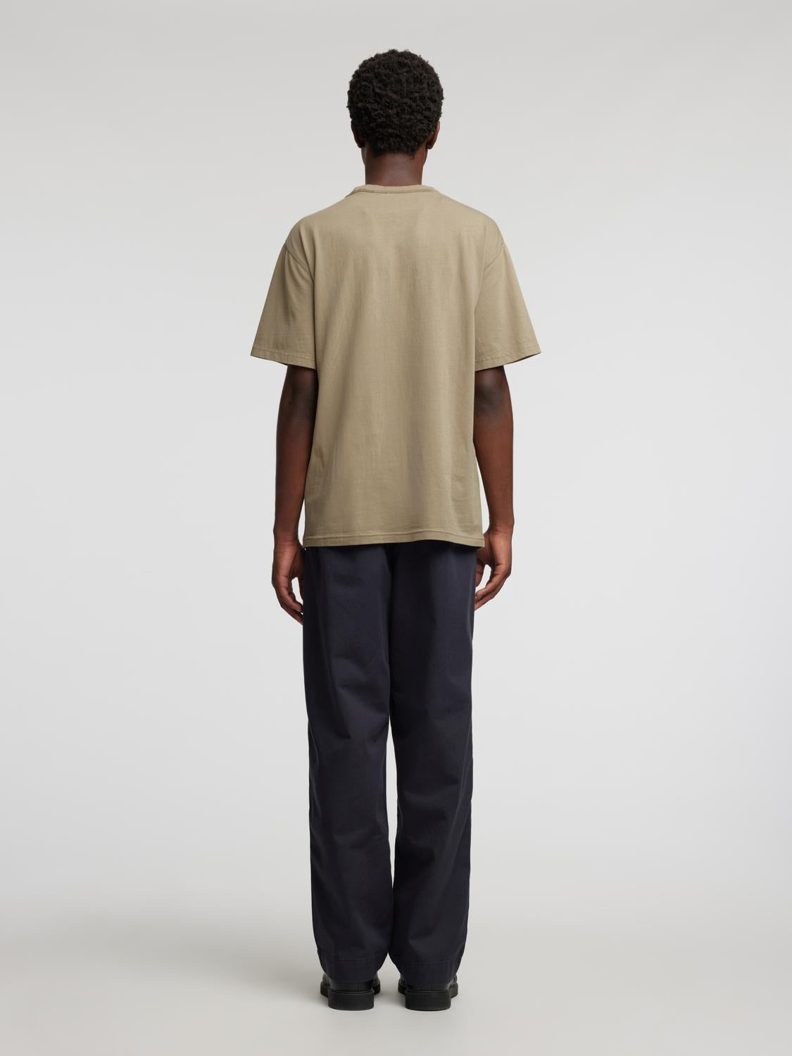 model_shot-back