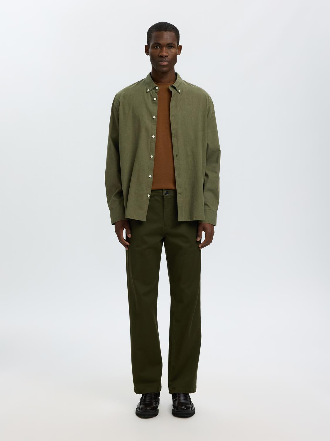 model_shot-front_full