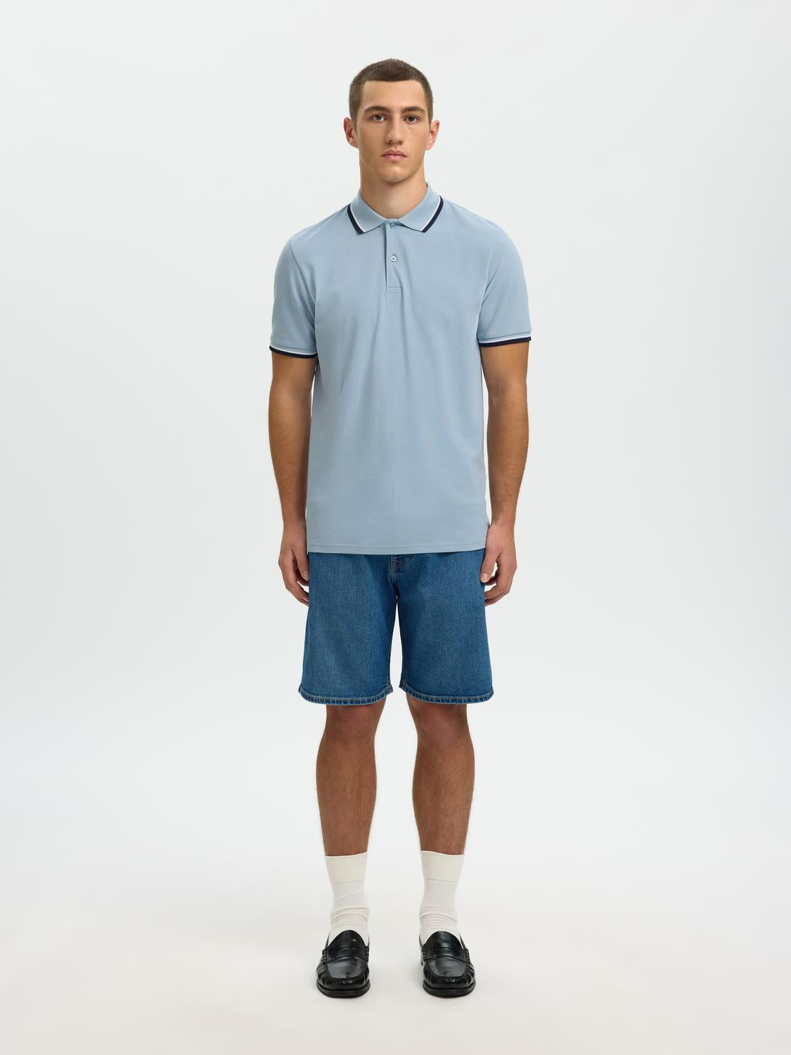 model_shot-front_full