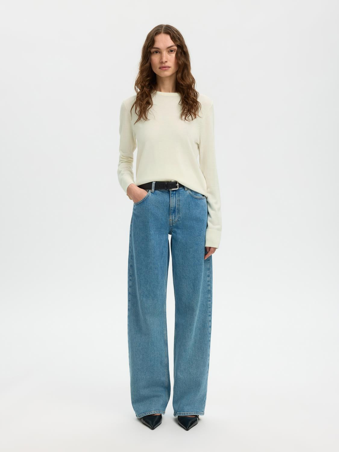 model_shot-front_full