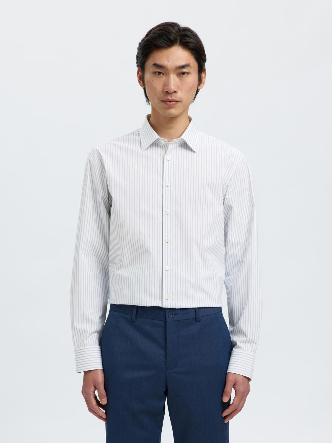 model_shot-front