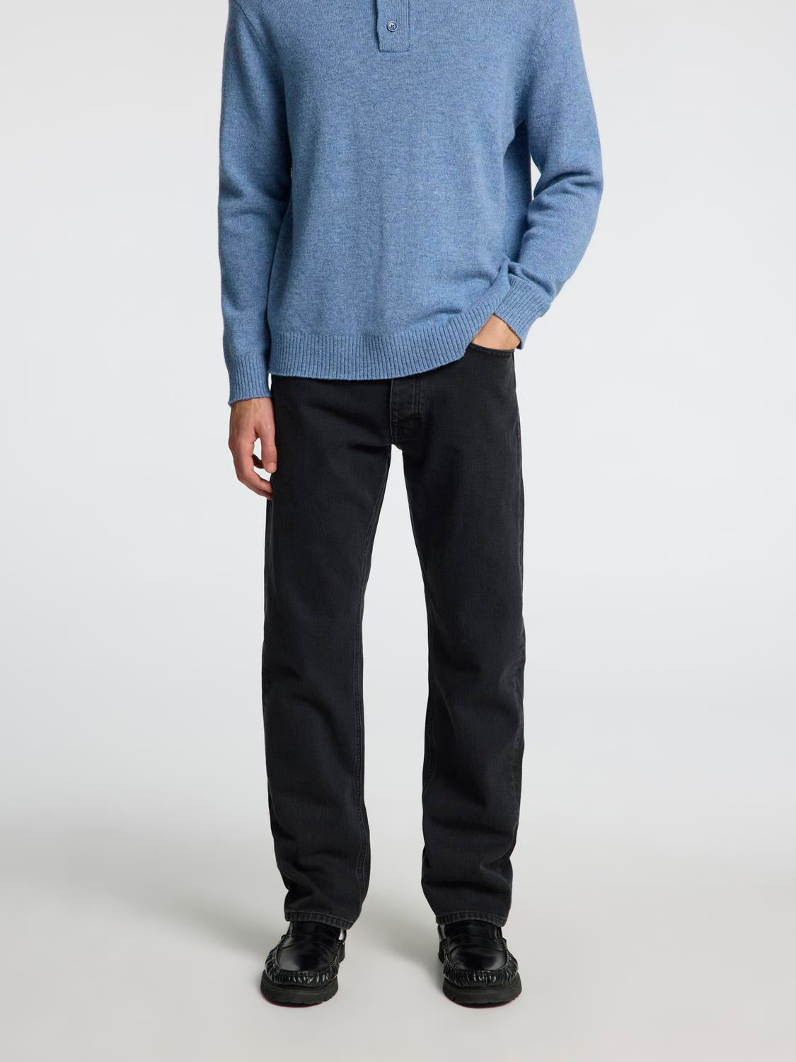 model_shot-front