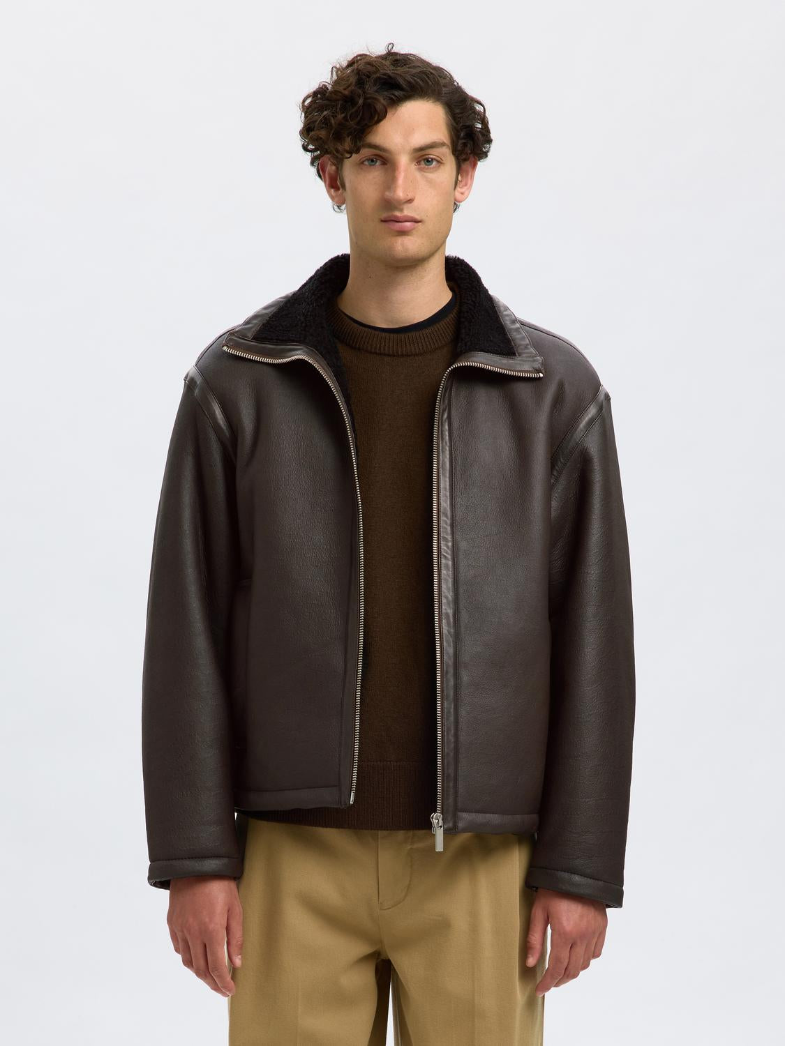model_shot-front