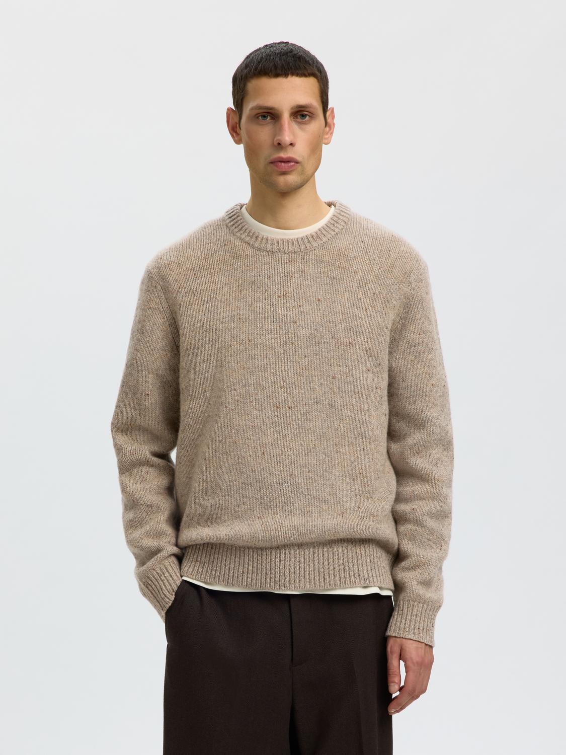 model_shot-front