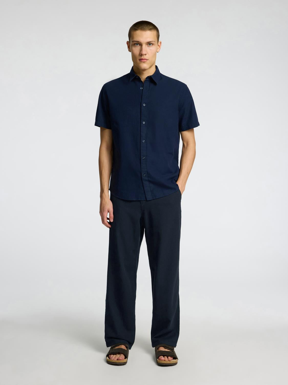 model_shot-front_full