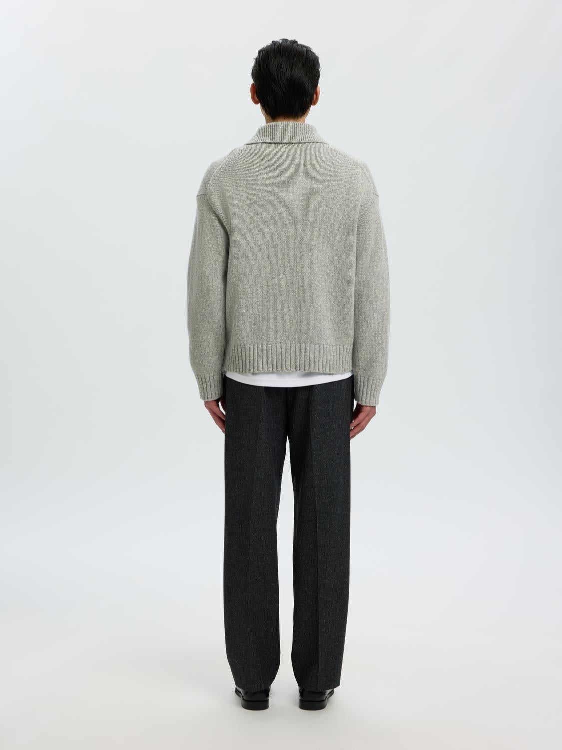 model_shot-back
