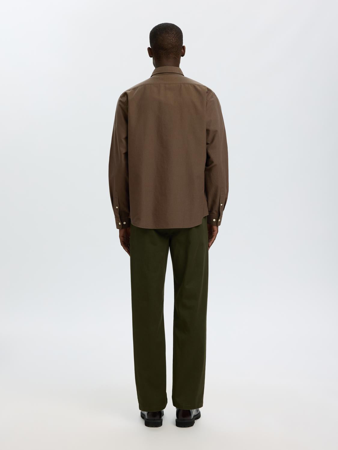 model_shot-back