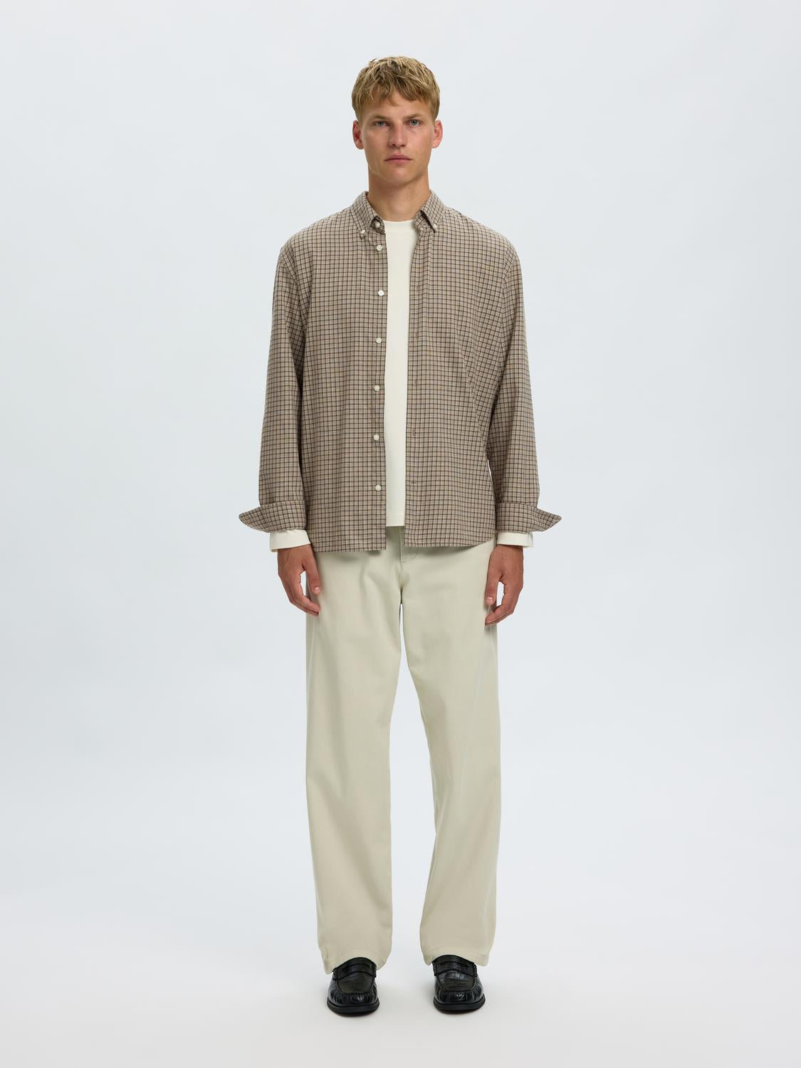 model_shot-front_full