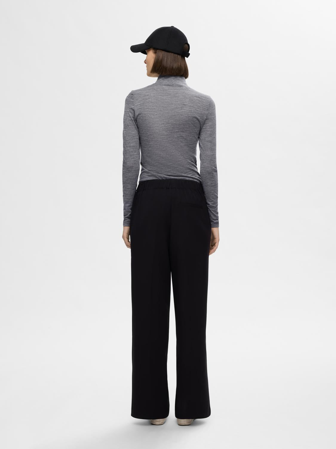 model_shot-back