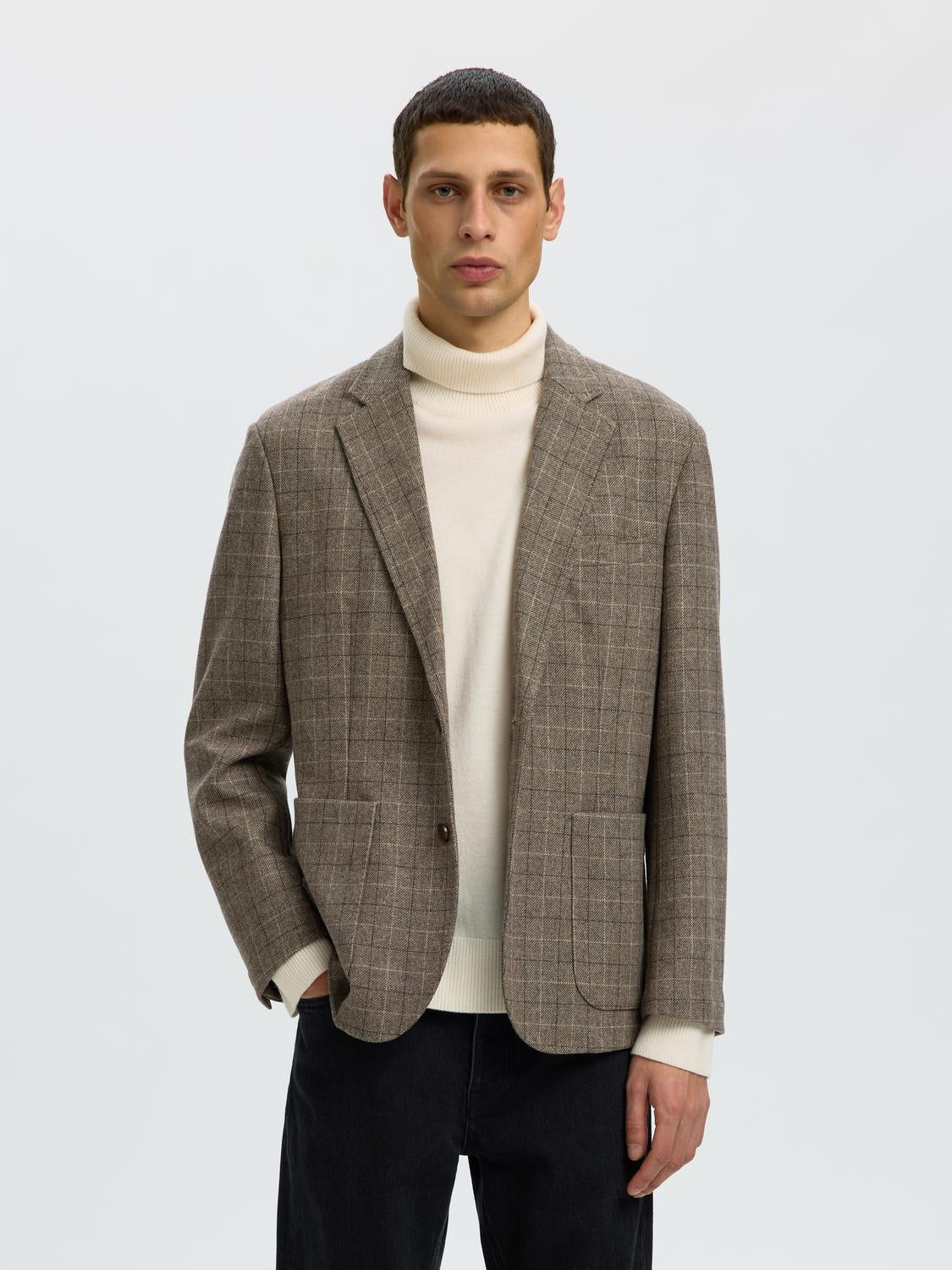 model_shot-front