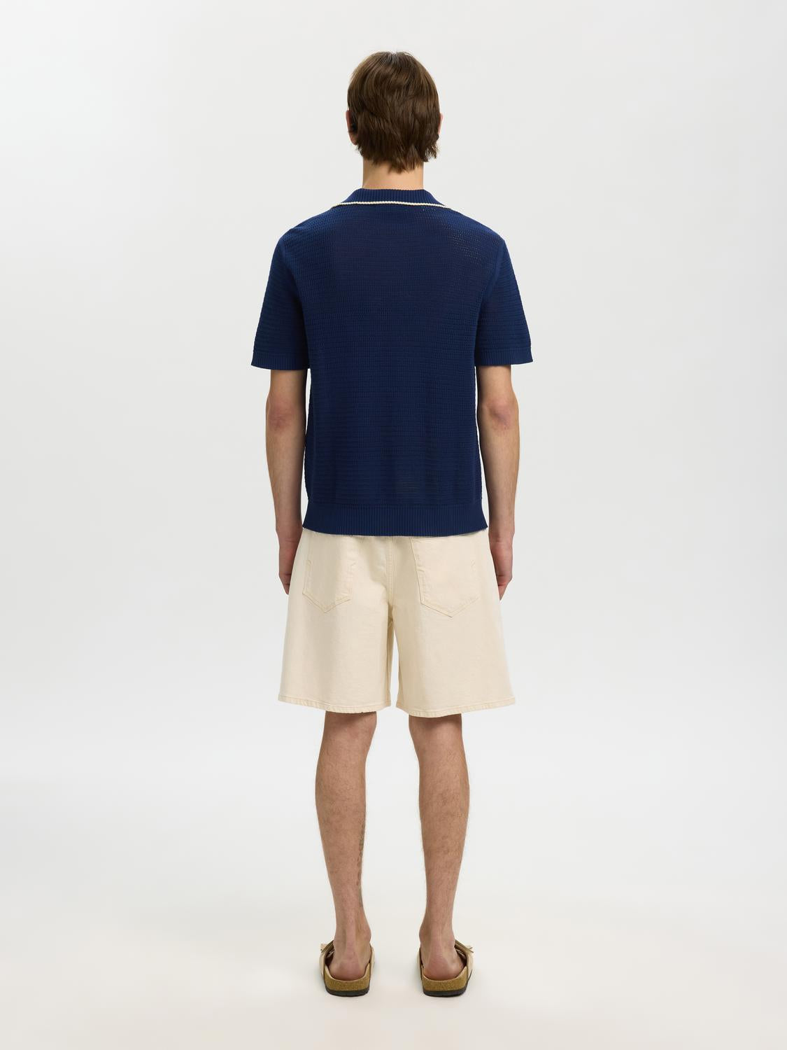 model_shot-back