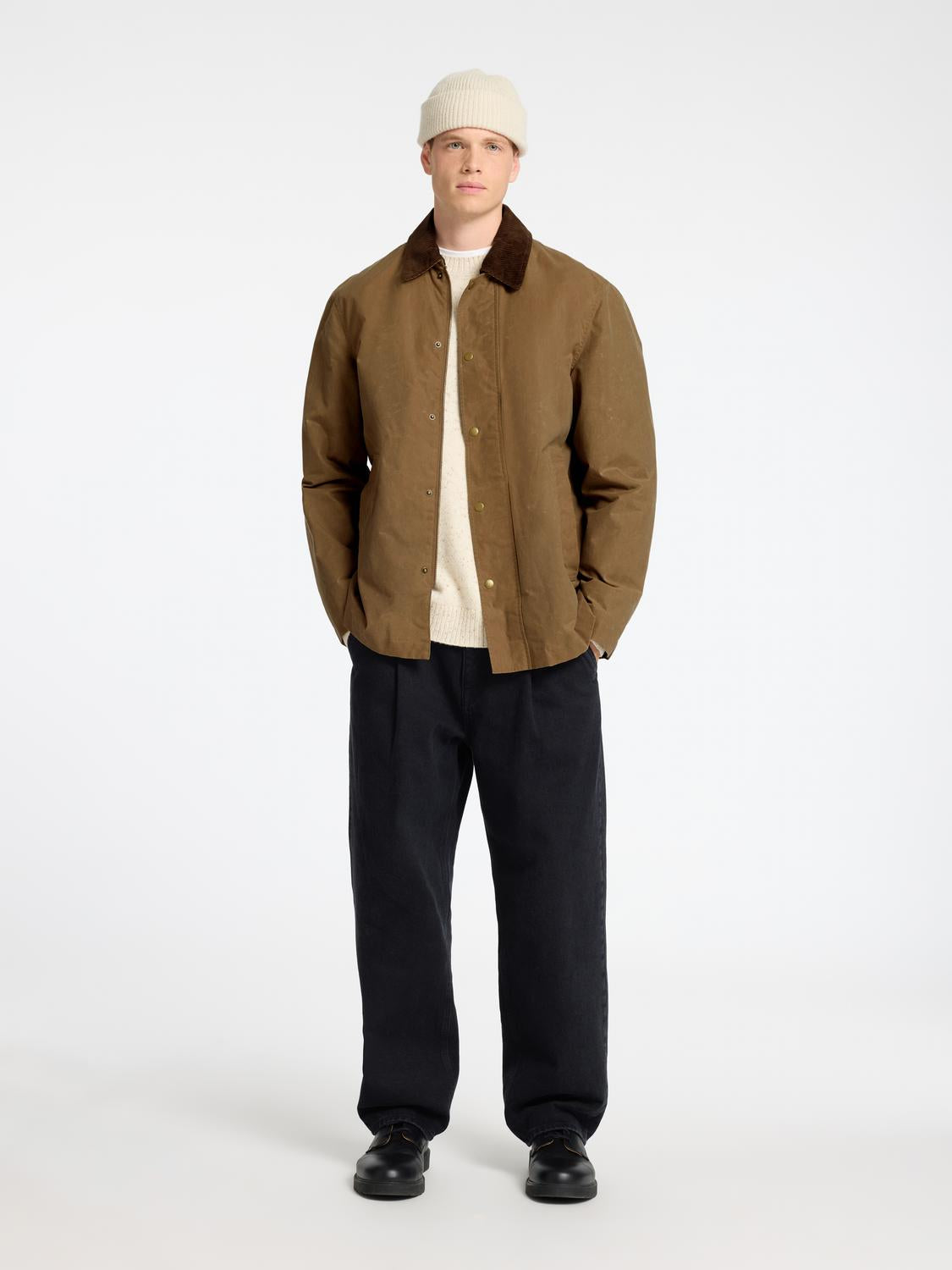 model_shot-front_full