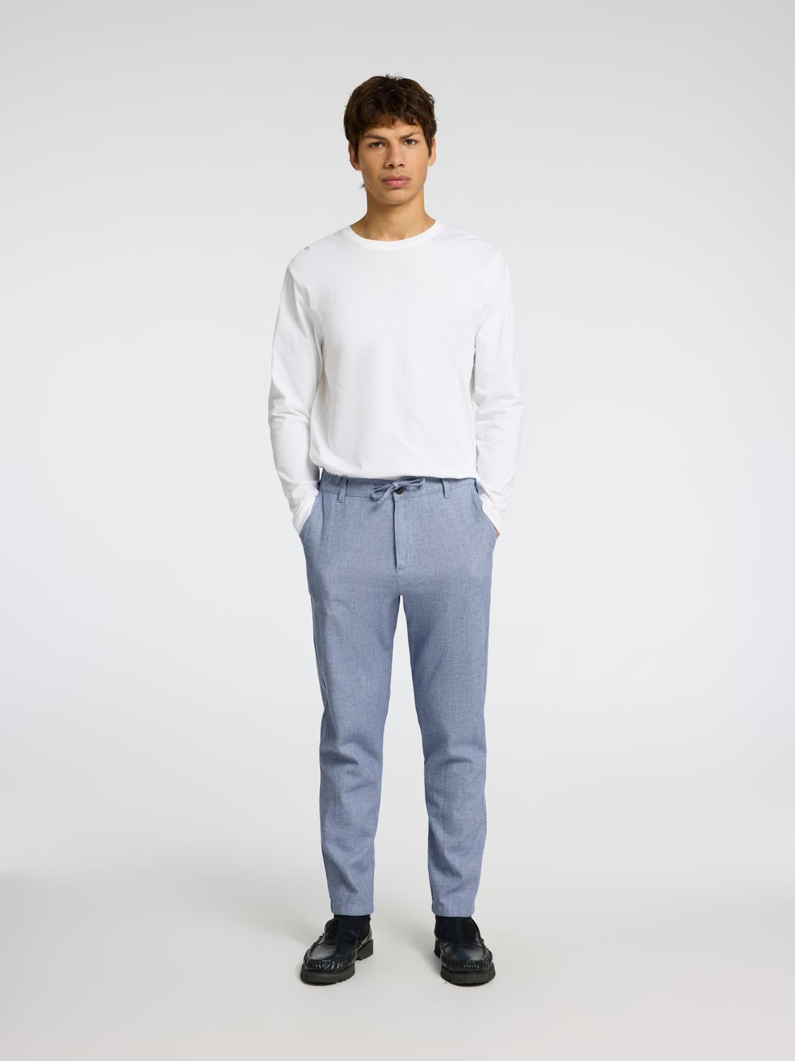 model_shot-front_full