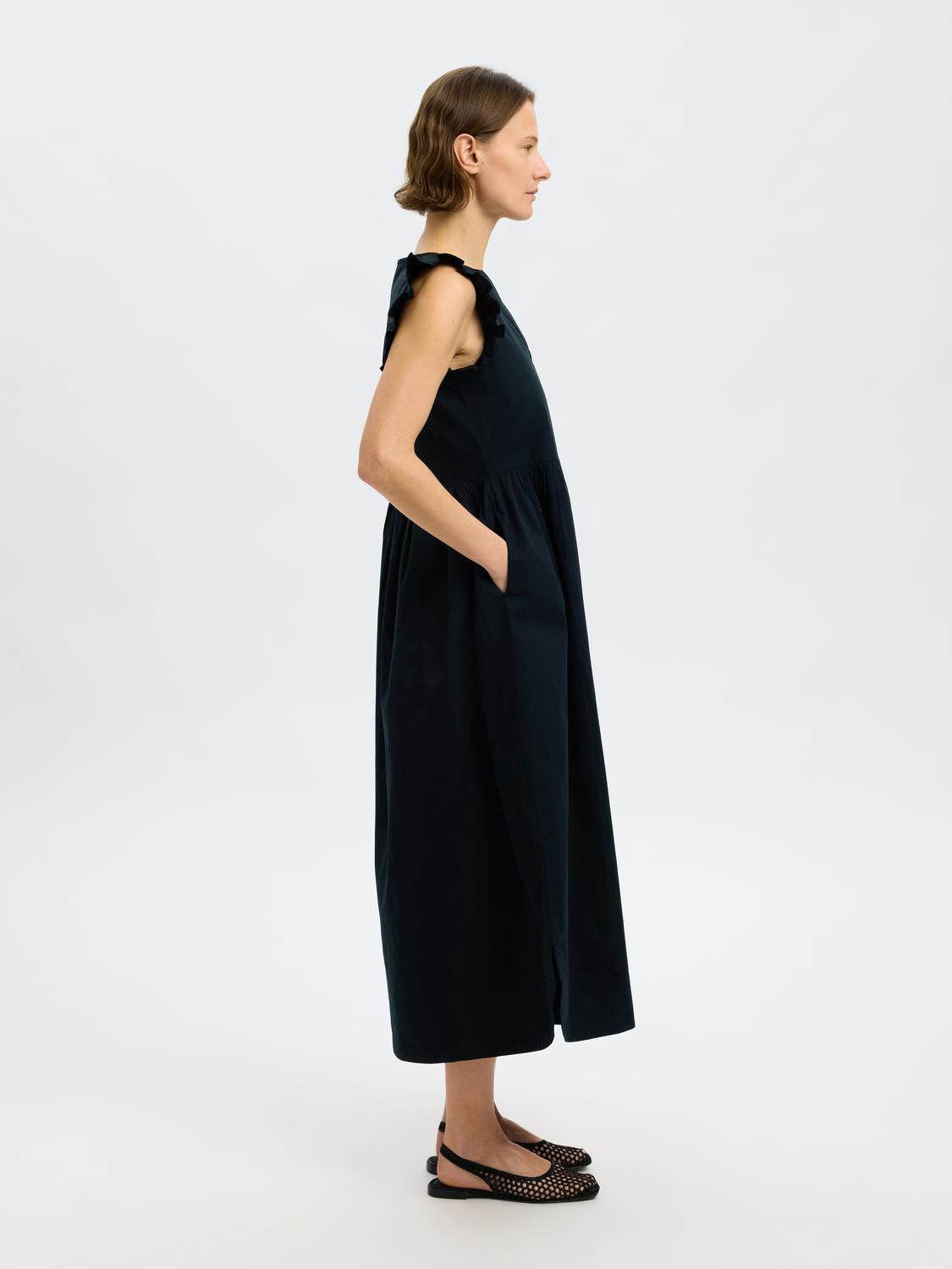 model_shot-front