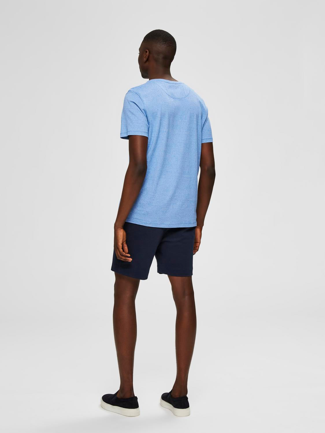 model_shot-back