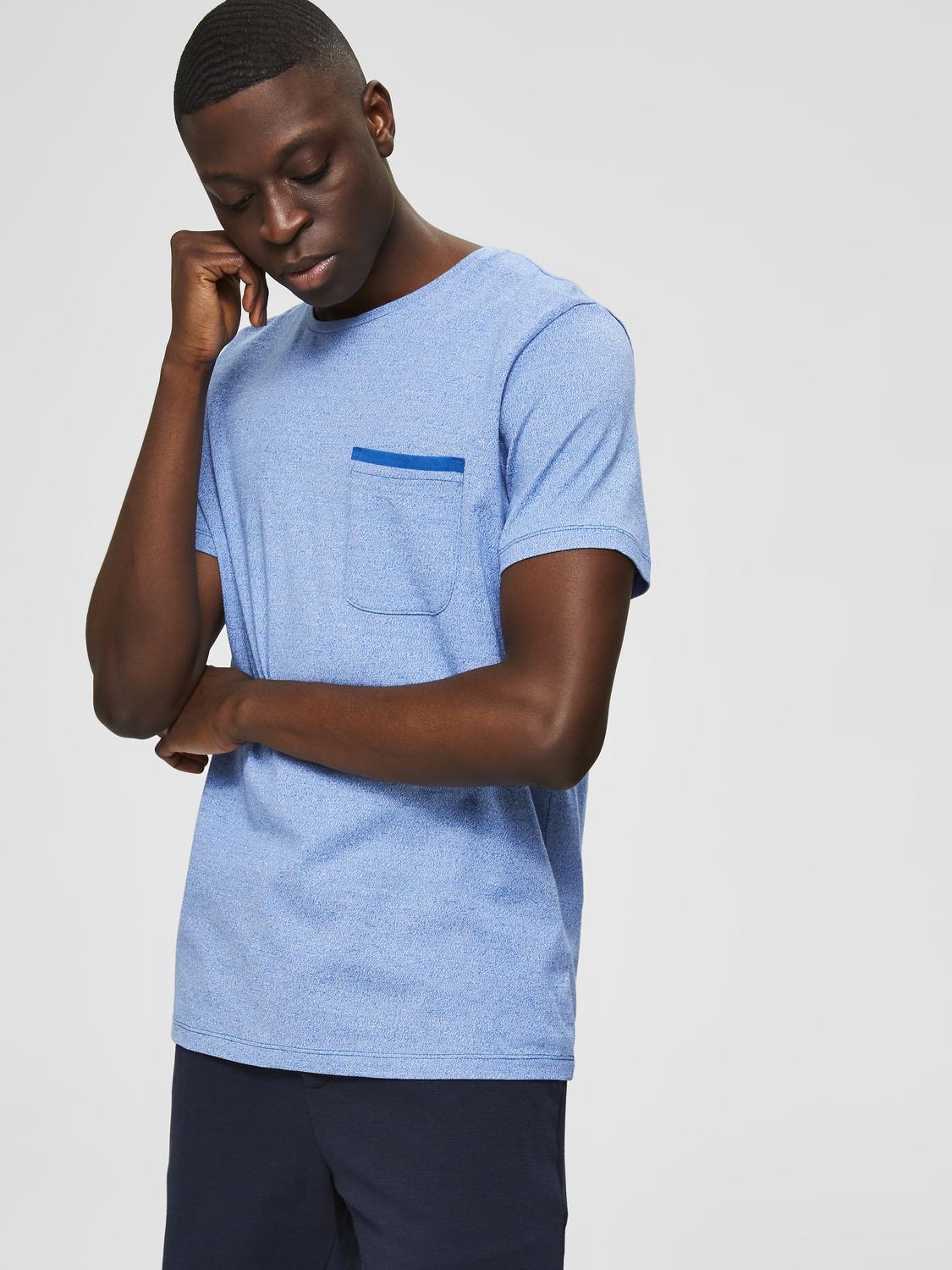 model_shot-creative