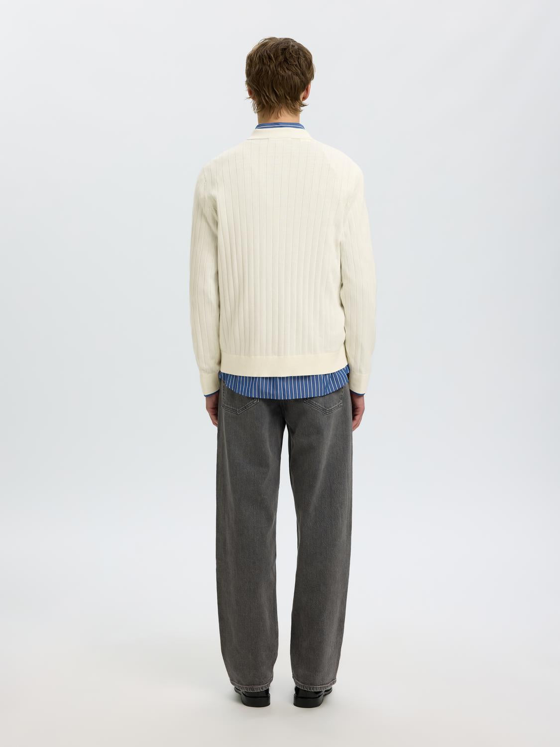 model_shot-back