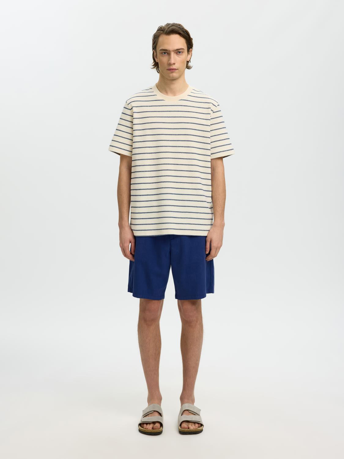 model_shot-front_full