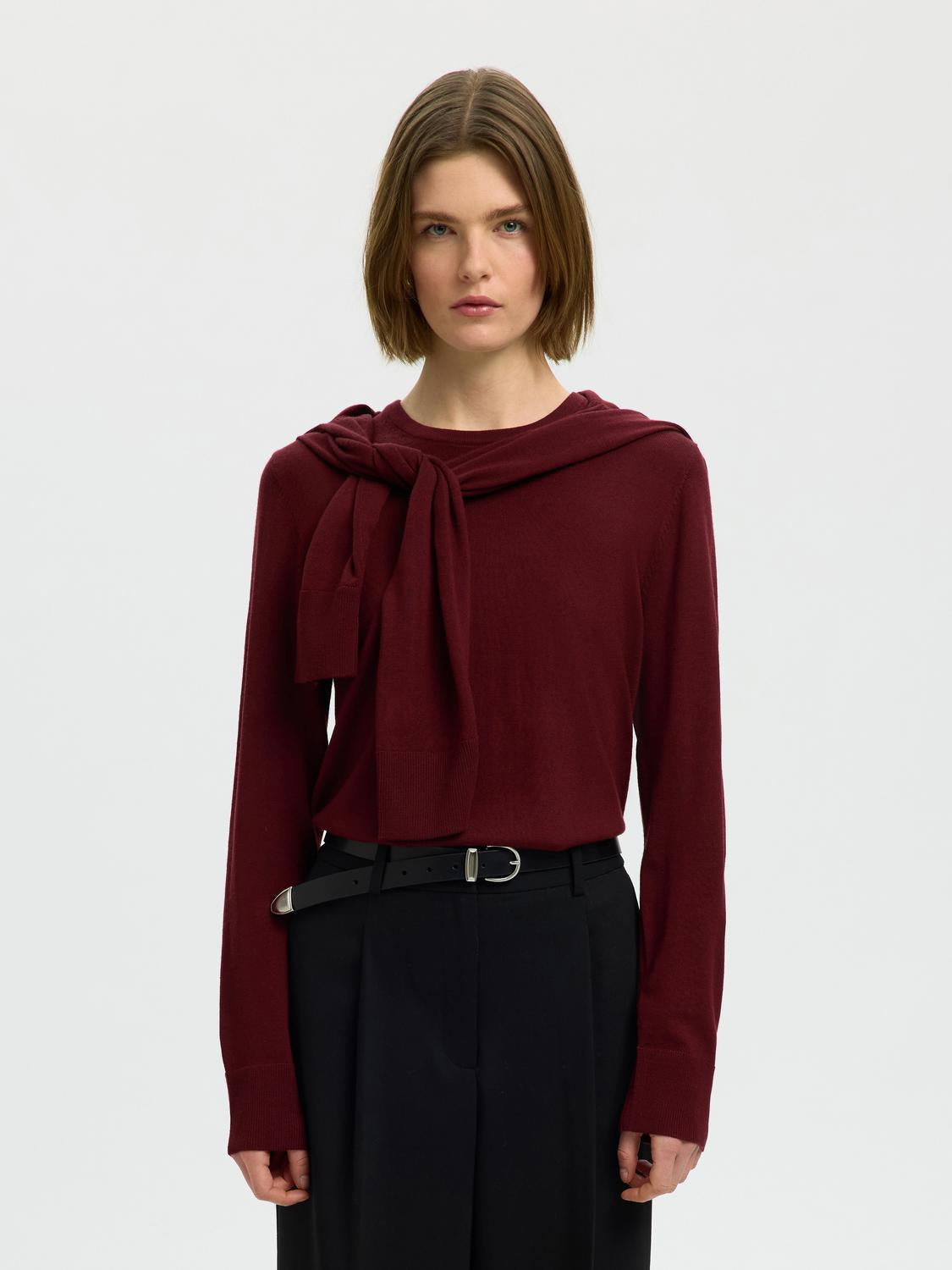 model_shot-front