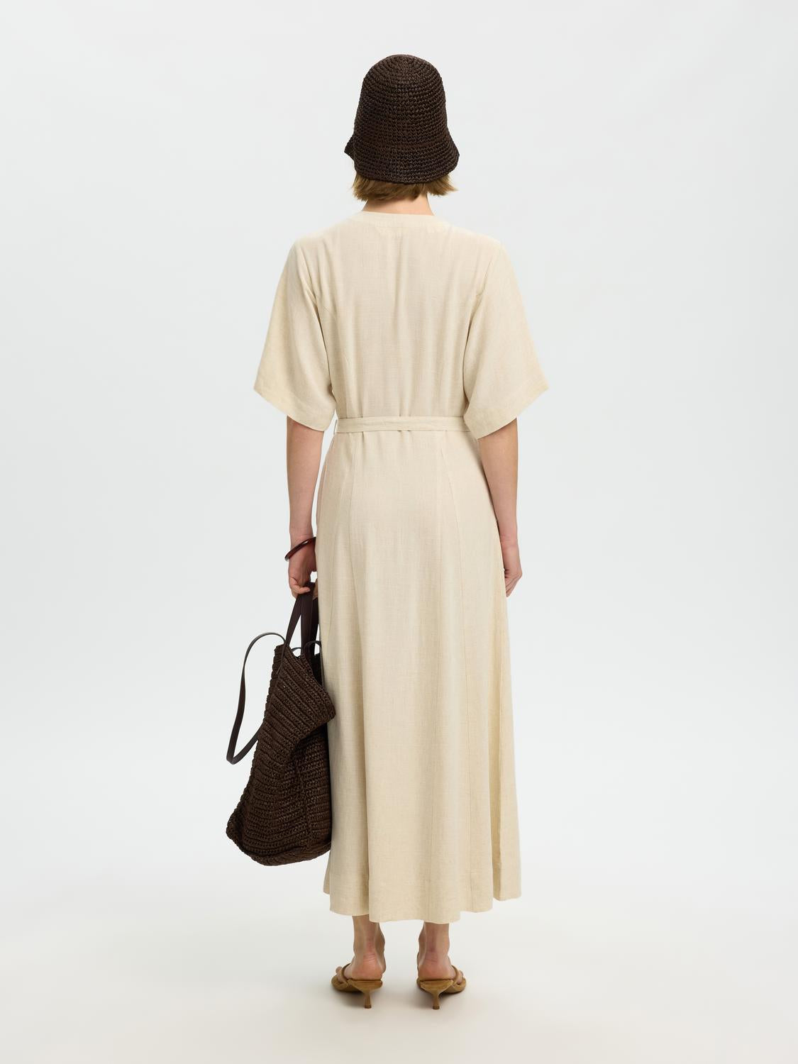 model_shot-back
