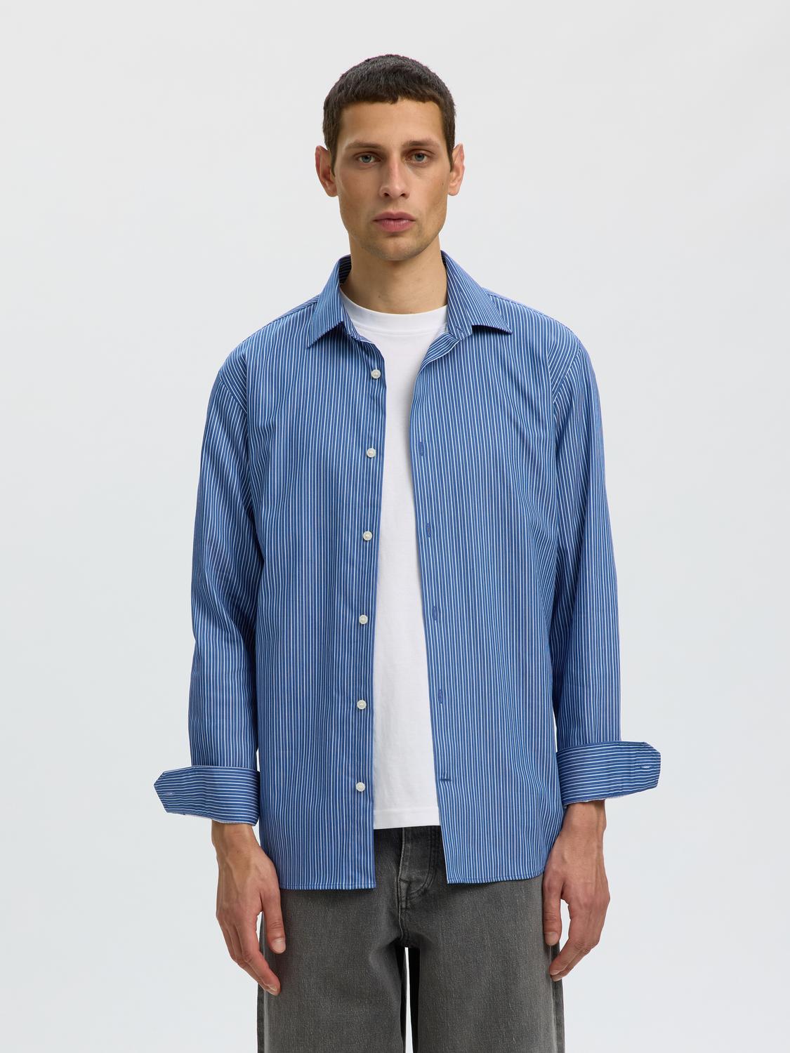 model_shot-front