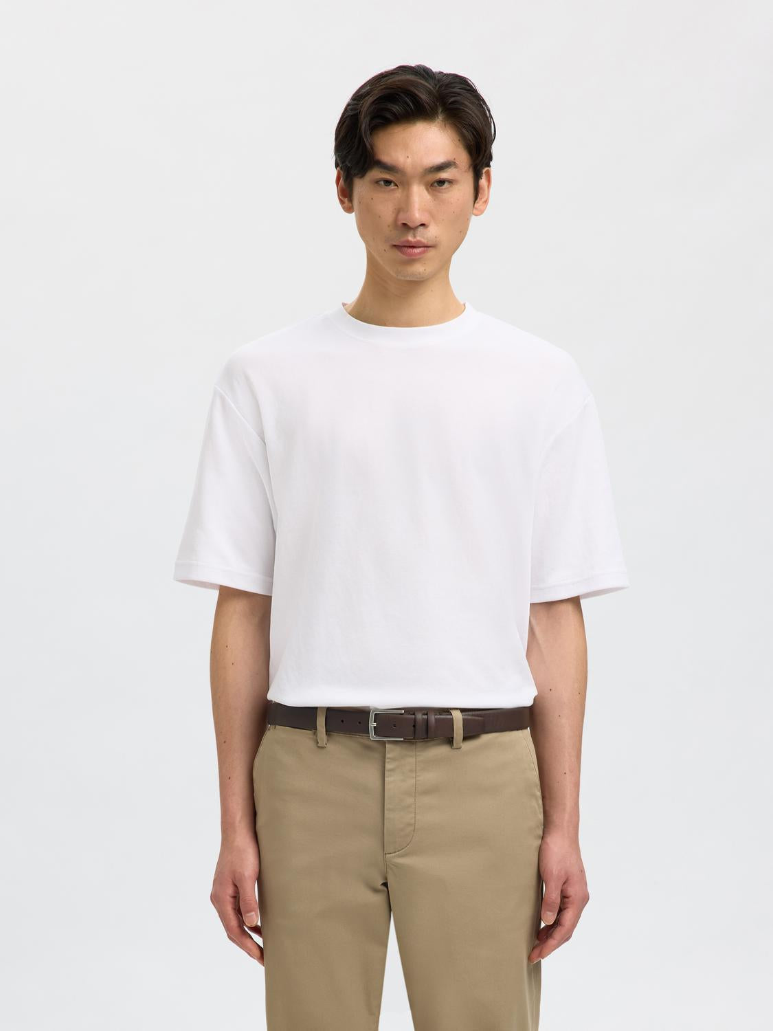 model_shot-front