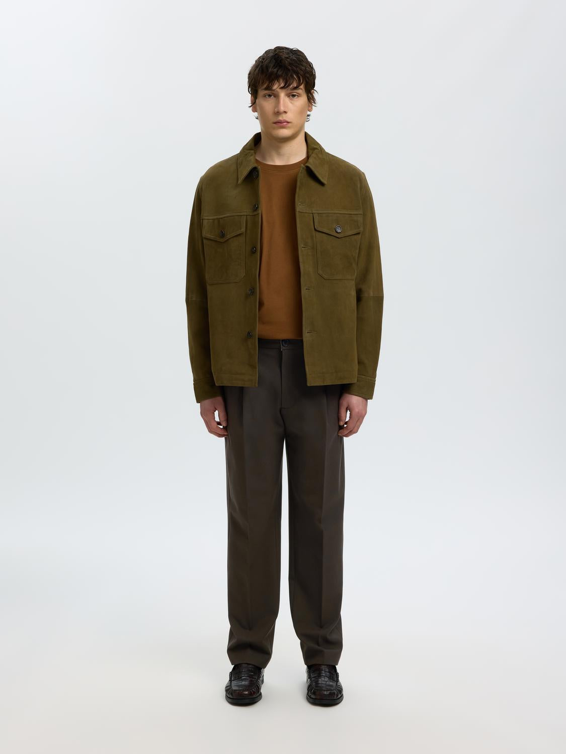 model_shot-front_full