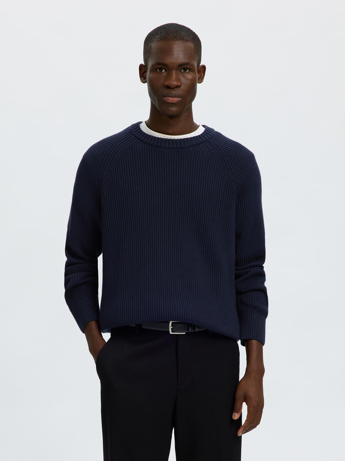 model_shot-front