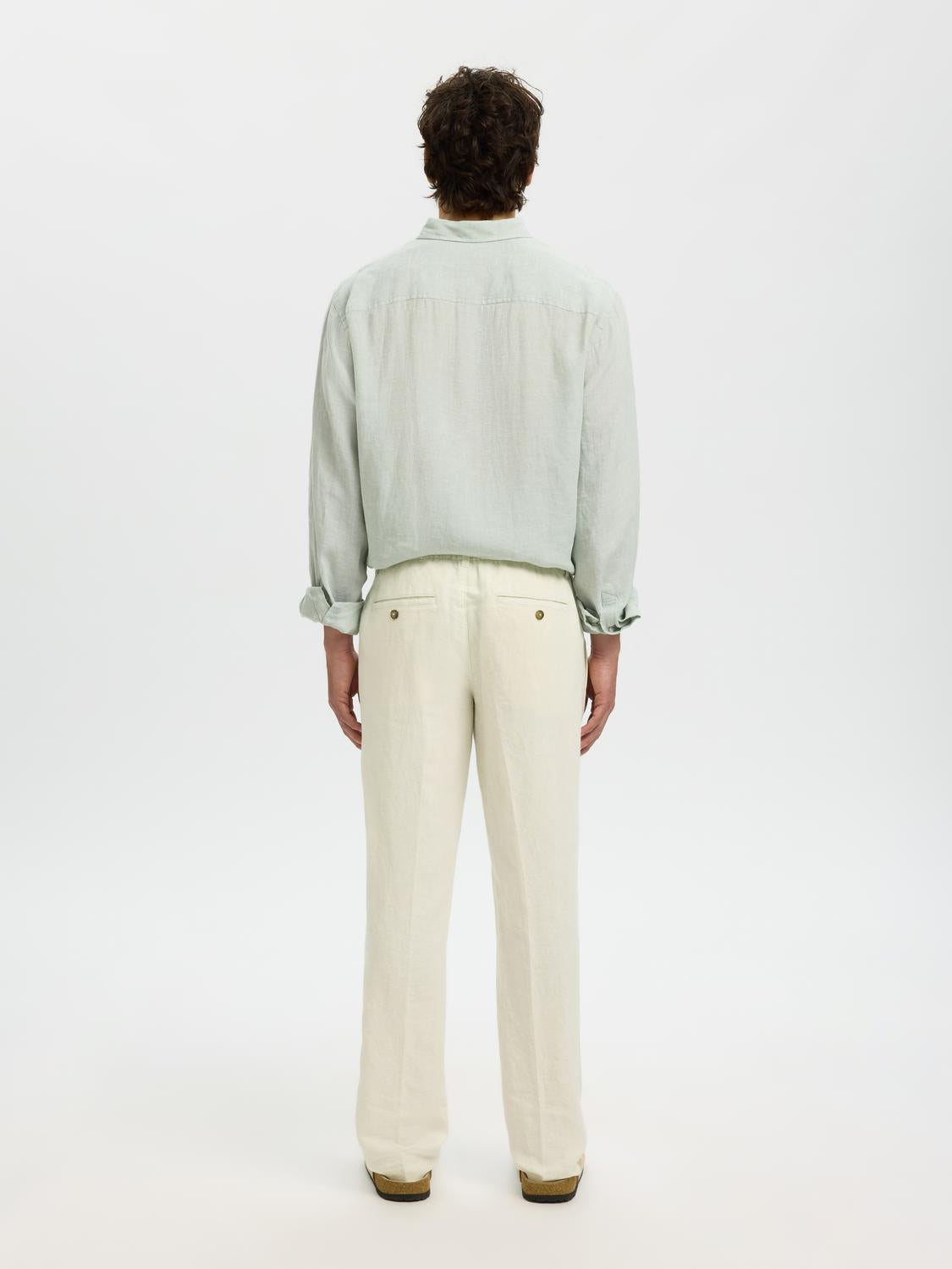 model_shot-back