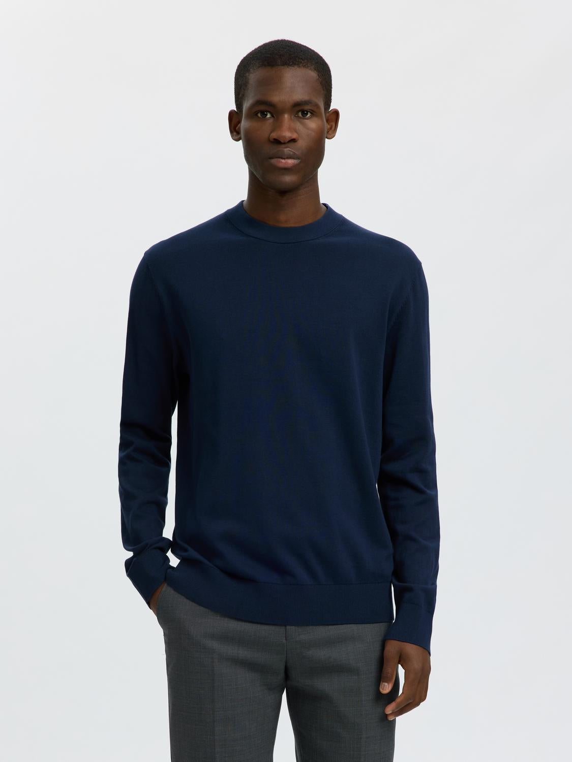 model_shot-front