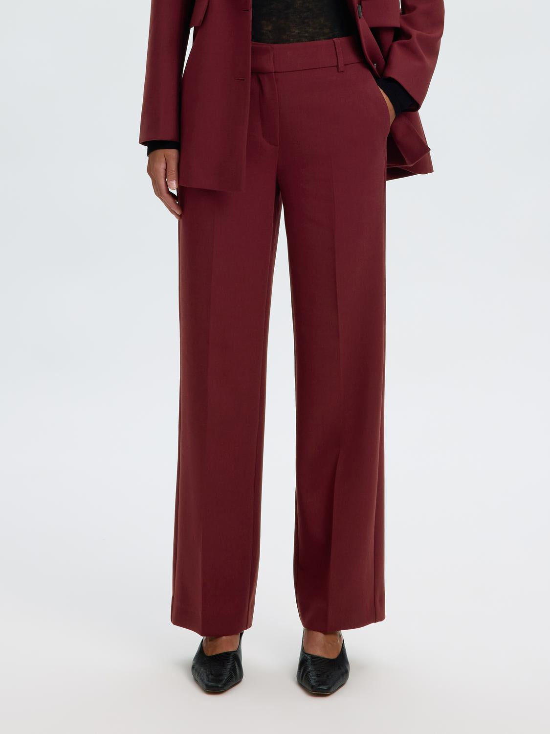 model_shot-front