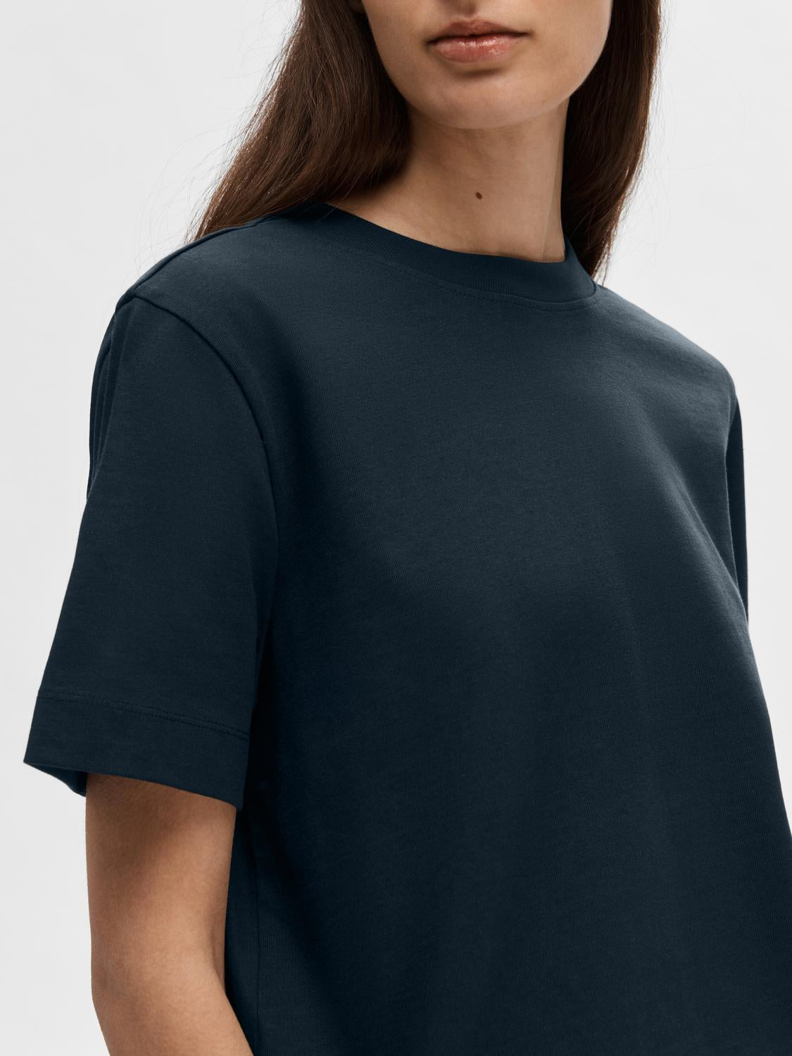Essential T-Skjorte - Blå/ Dark Sapphire